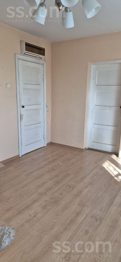 Melioratoru 7, Namiķi, Saldus un raj., Lutriņu pag. — dzivoklis