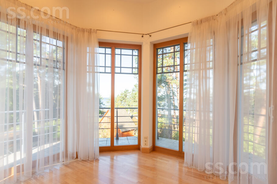 Parka iela 2, Jūrmala — maja