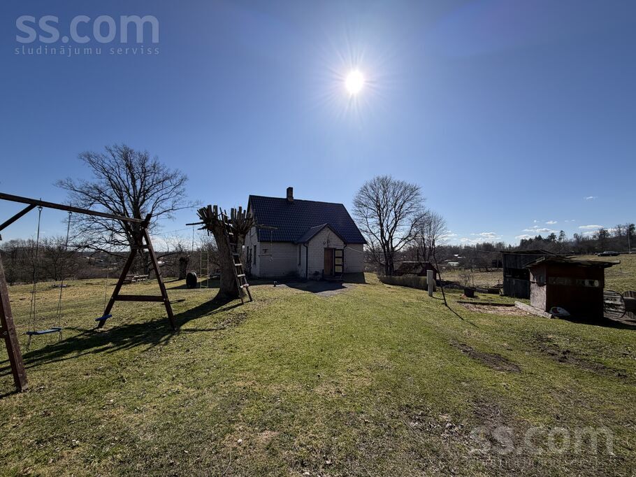 Lienes iela, Madona un raj., Madona — maja