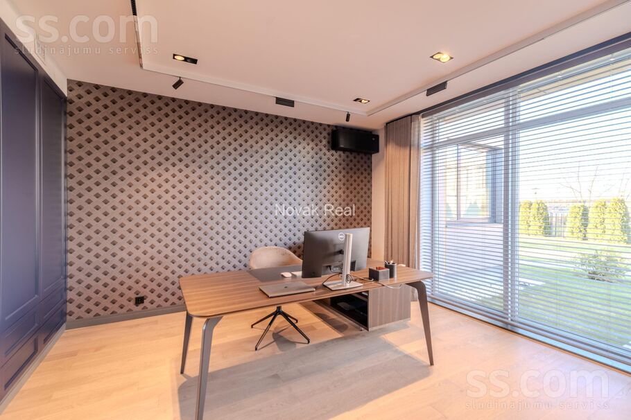 Laipu iela 2, Jūrmala — maja