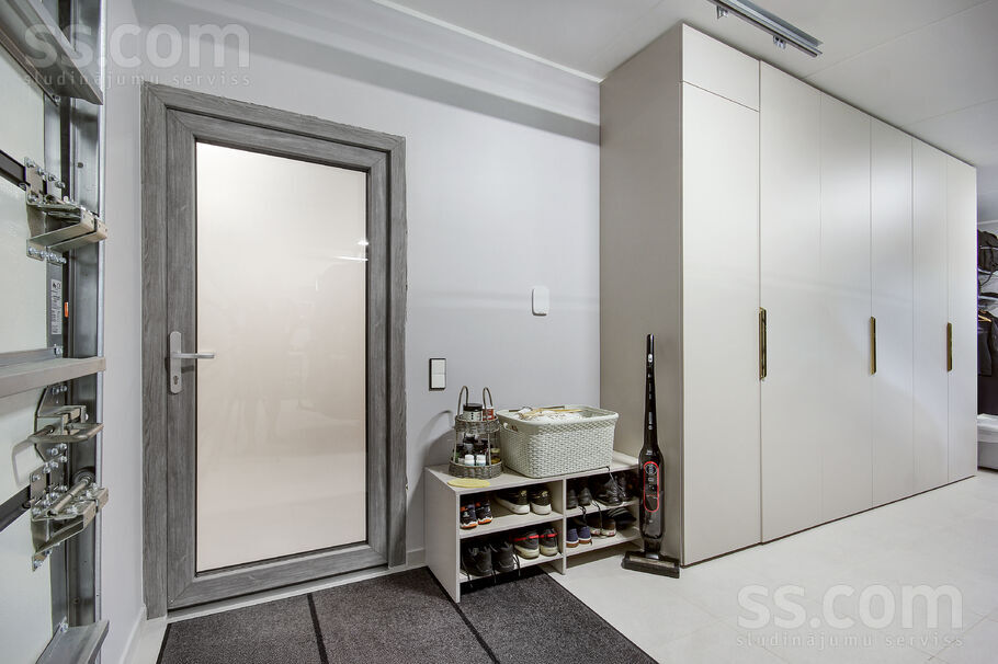 Sebru, Sēbruciems, Rīgas rajons, Babītes pag. — maja