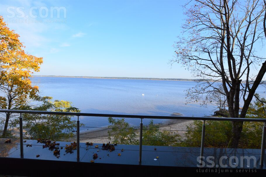 Ezermalas 44, Rīga — maja