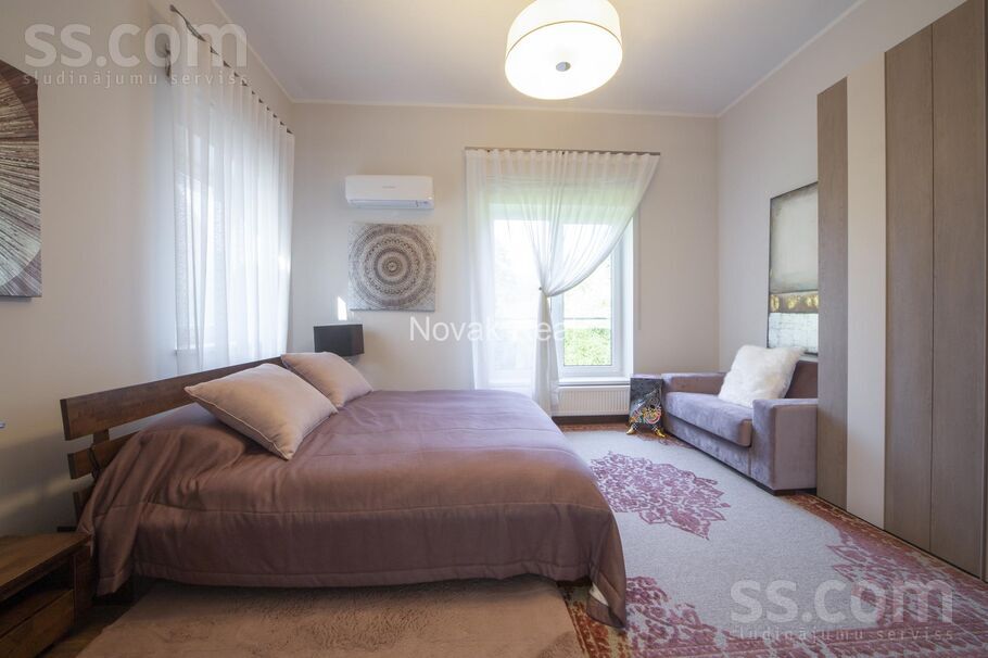 Ezeru iela 17, Jūrmala — maja