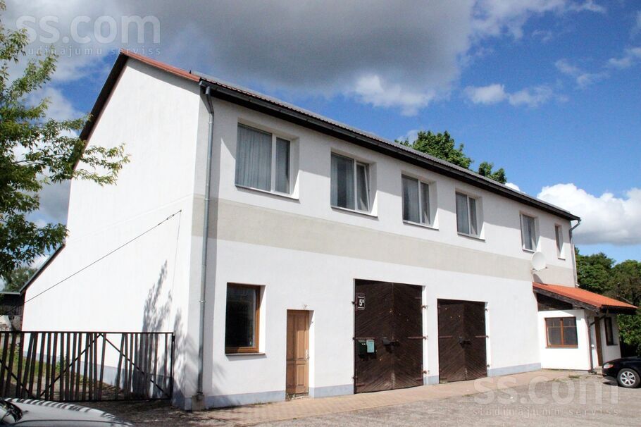 Planīcas 5b, Kuldīga un raj., Kuldīga — maja