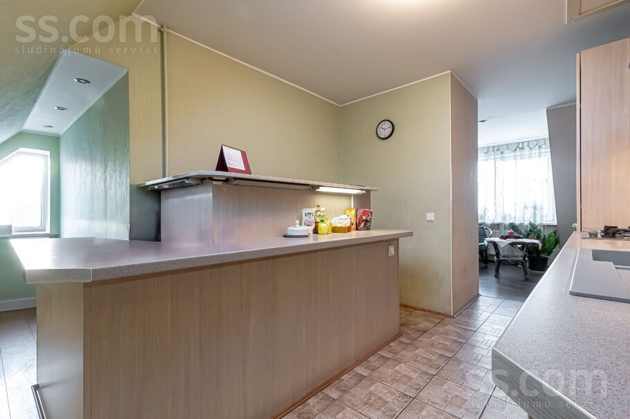 Tēriņu 74, Rīga — maja