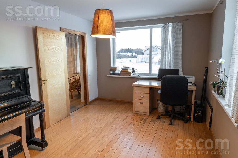 Griezes iela 10, Rīgas rajons, Sigulda — maja