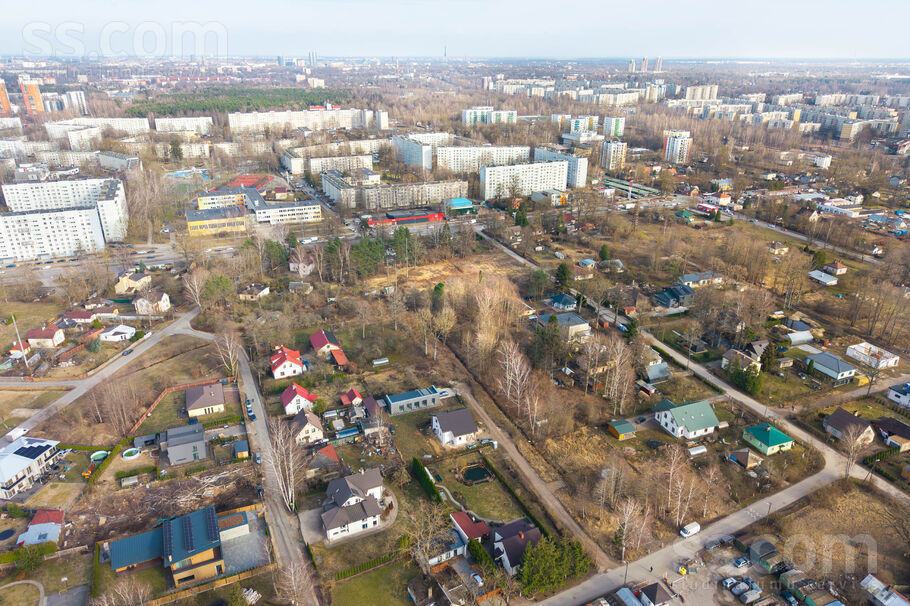 Ceriņu 1, Rīga — zeme