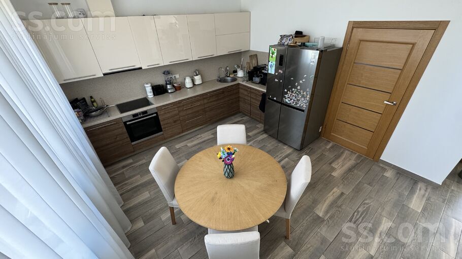 Vīnkalnu iela 37, Mārupe, Rīgas rajons, Mārupes pag. — maja