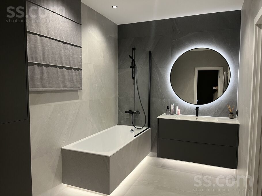 Lapeņieki, Abavas 5, Rīgas rajons, Baloži — maja