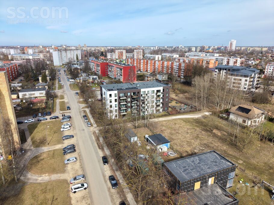 Nīcgales bn, Rīga — zeme