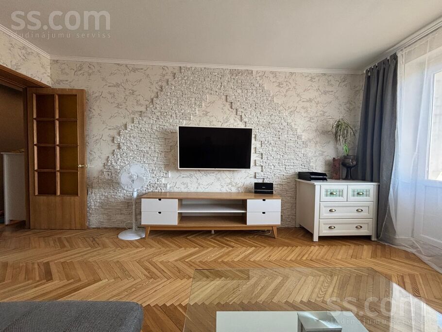 Mālkalnes prospekts 11, Ogre un raj., Ogre — dzivoklis