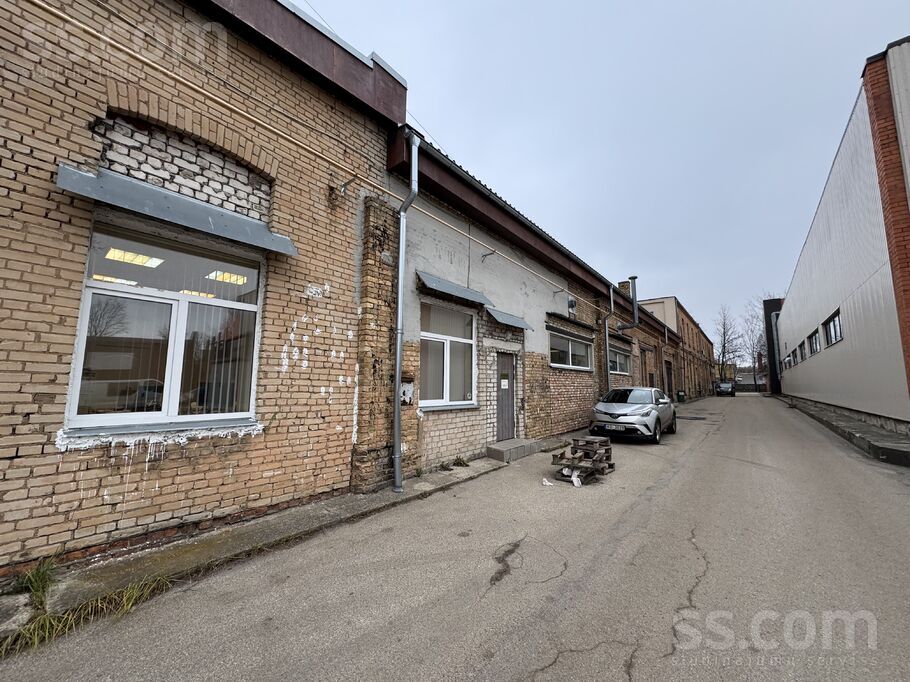 Krūzes 2b, Rīga, Šampēteris-Pleskodāle — telpa