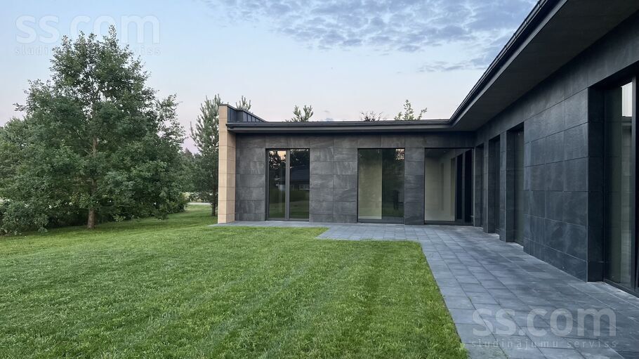 Viktorijas, Dzilnuciems, Rīgas rajons, Babītes pag. — maja