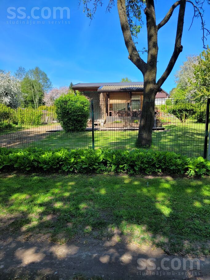 Daugavmalas 3, Rīga — maja