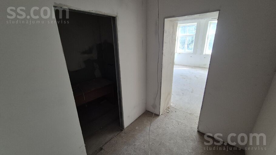 Dzirnavu 136, Rīga — maja