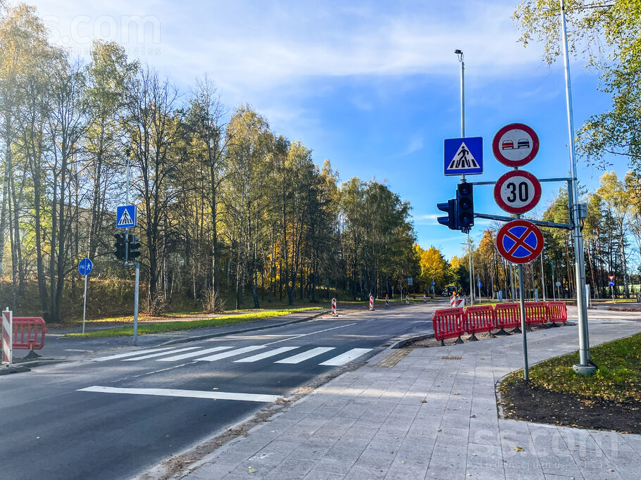 Vecāķu pr. 7, Rīga — zeme