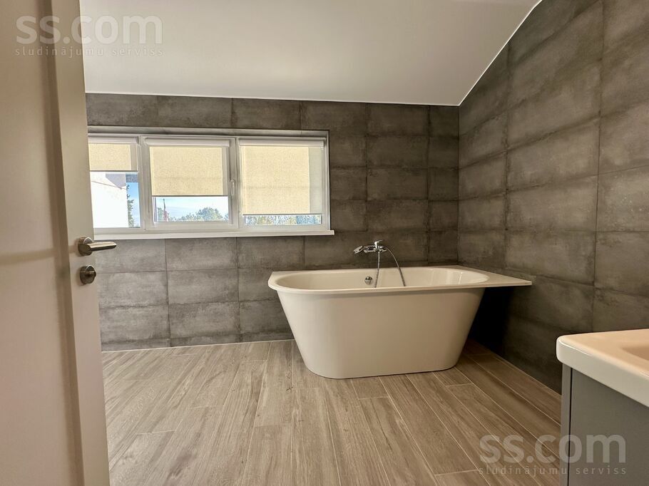 Āķu iela 1, Baltezers, Rīgas rajons, Ādažu nov. — maja