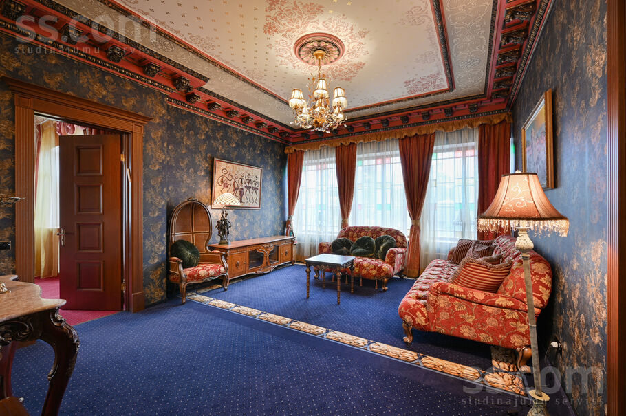 Omnibusa iela 8b, Jūrmala — maja