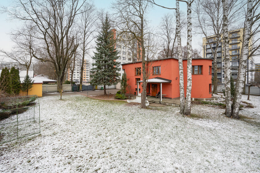 Jūrmalas g. 106, Rīga — maja