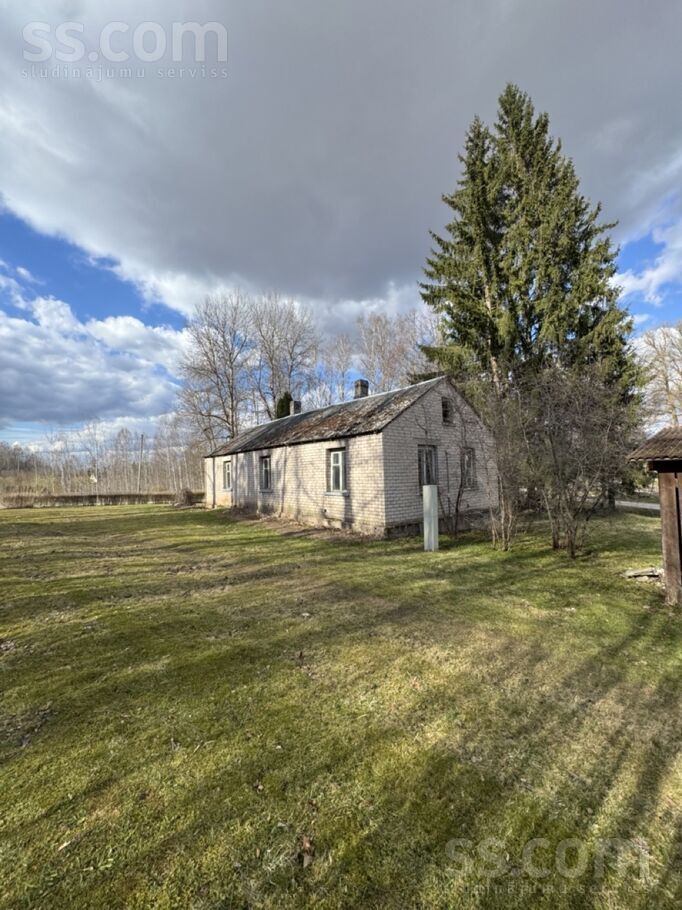 Ieviņās, Sēlija, Jēkabpils un raj., Sēlpils pag. — maja