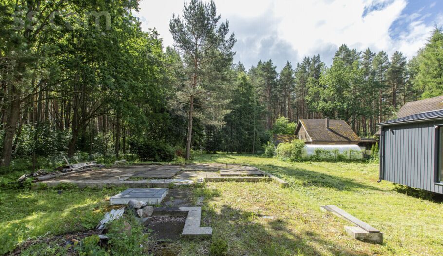 Brūkleņu iela 2, Jūrmala — zeme