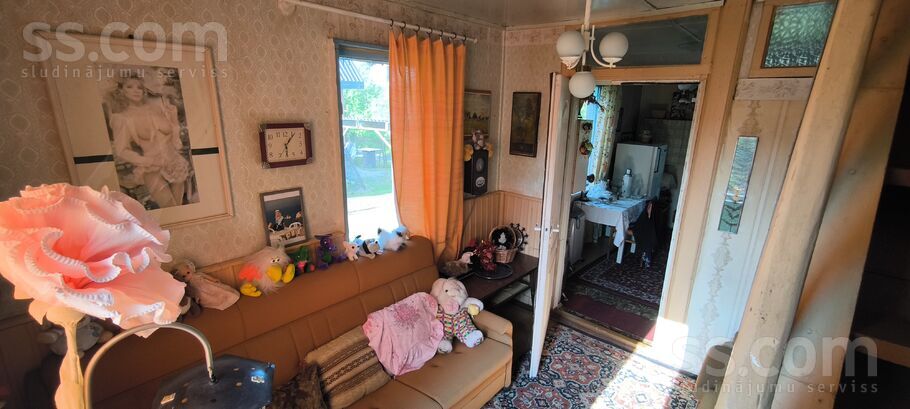 Buru iela 32, Ziemeļblāzma, Limbaži un raj., Skultes pag. — maja