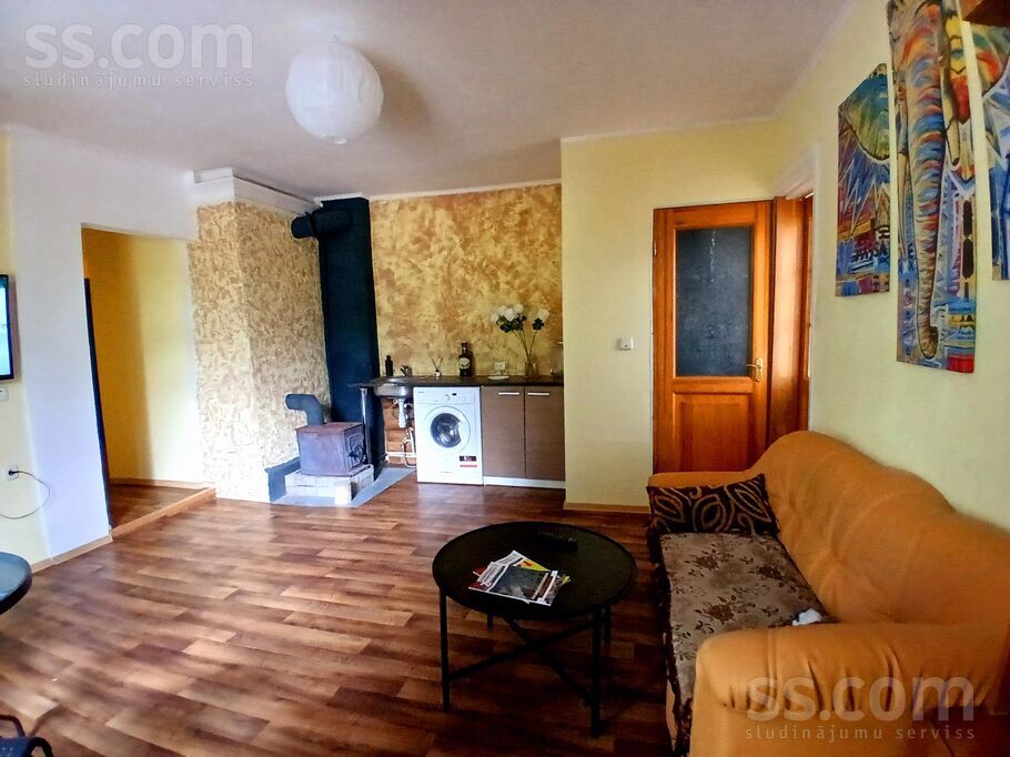 Kundziņsalas 7. šķ. l. 10, Rīga — maja