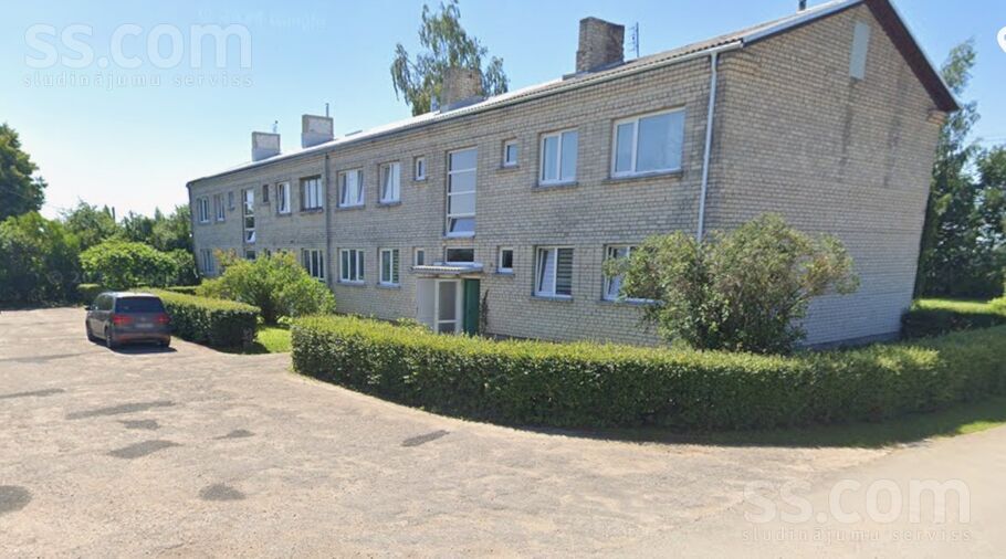 Ozolnieku ceriņi 9, Ozolnieki, Tukums un raj., Slampes pag. — dzivoklis