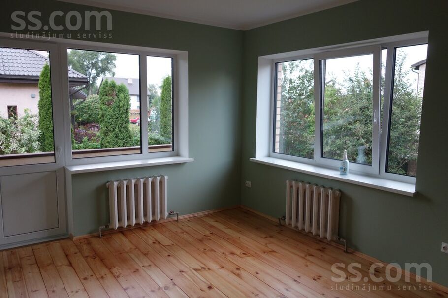 Upeņu iela 10, Rīgas rajons, Sigulda — maja