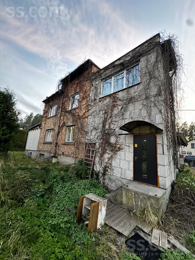 Pavasara iela 4, Ozolnieki, Jelgava un raj., Ozolnieku pag. — maja