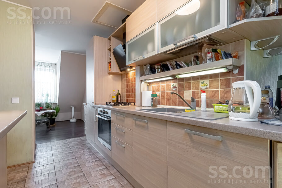 Tēriņu 74, Rīga — maja