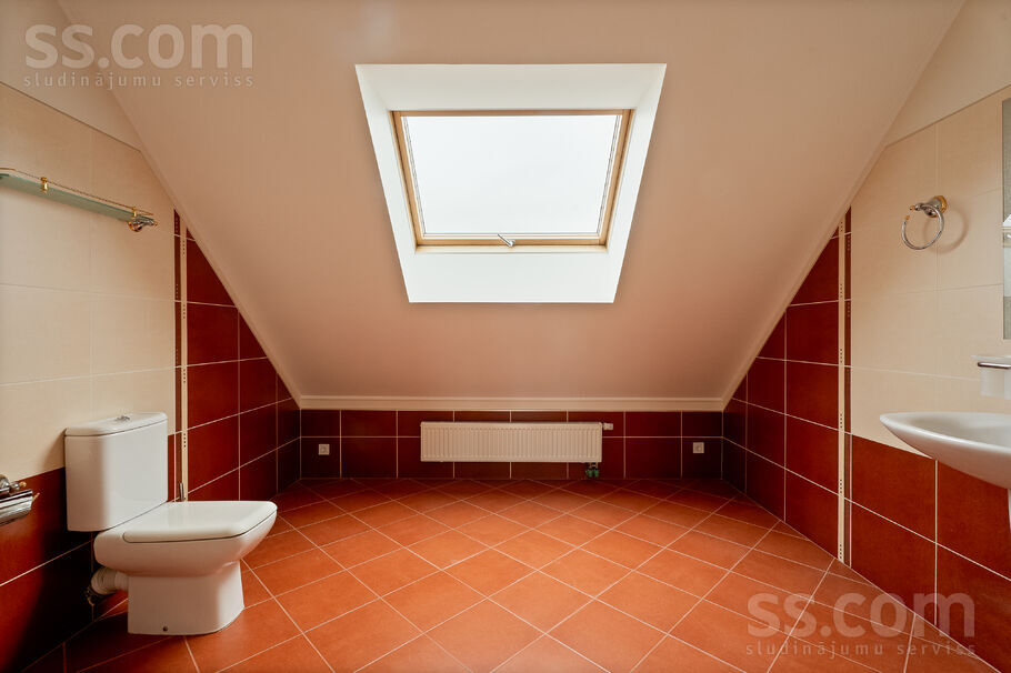 Rozu iela 10, Mārupe, Rīgas rajons, Mārupes pag. — maja