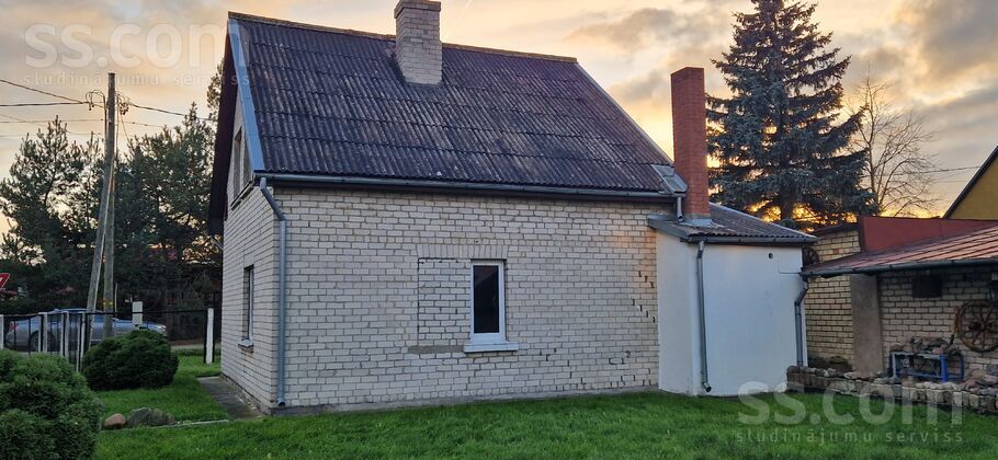 Vasaras 10, Jelgava un raj., Jelgava — maja