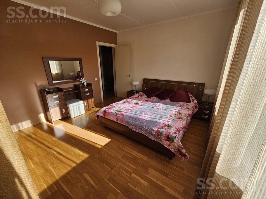 Upeņu 17, Rīga — dzivoklis