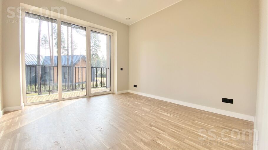 Dzintaru iela 4, Berģi, Rīgas rajons, Garkalnes nov. — maja