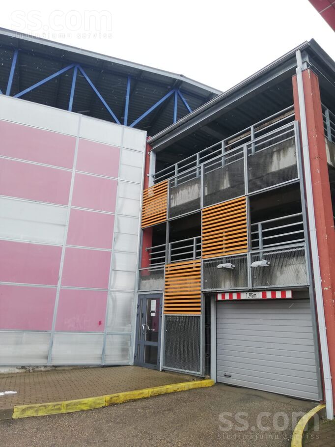 Priedaines 74, Rīga, Zolitūde — telpa