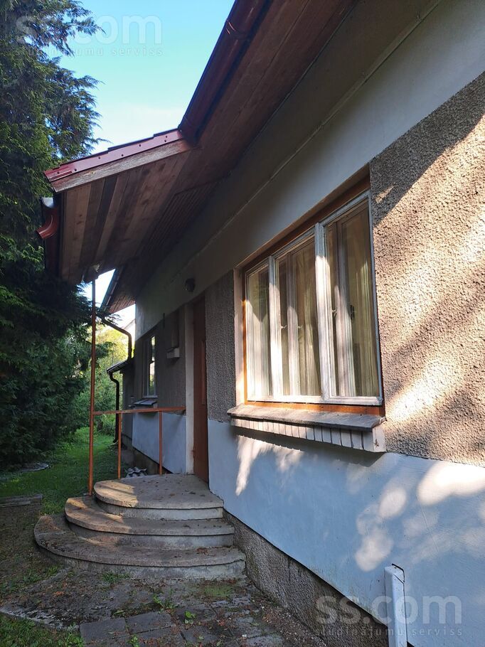 Kalnu iela 19, Jūrmala — maja