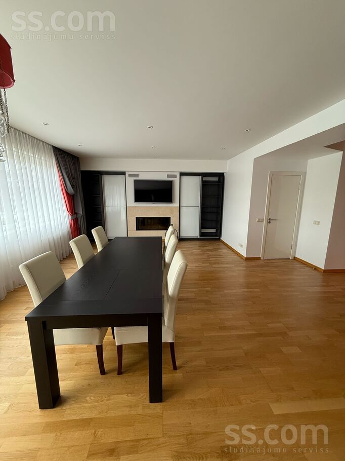 Melluzu prospects 77, Jūrmala — dzivoklis