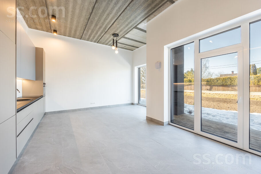 Rītausmas iela 1, Mārupe, Rīgas rajons, Mārupes pag. — maja