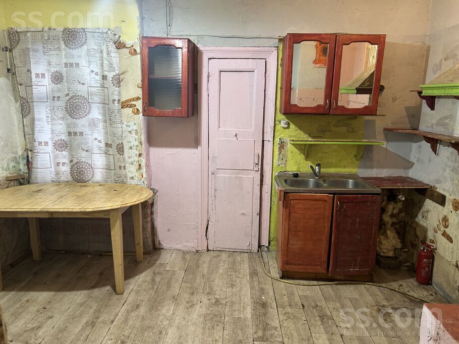 M. Šķērsiela 4, Rīga — maja