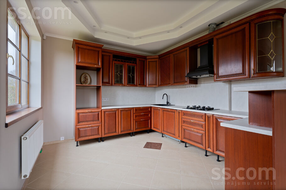 Rozu iela 10, Mārupe, Rīgas rajons, Mārupes pag. — maja