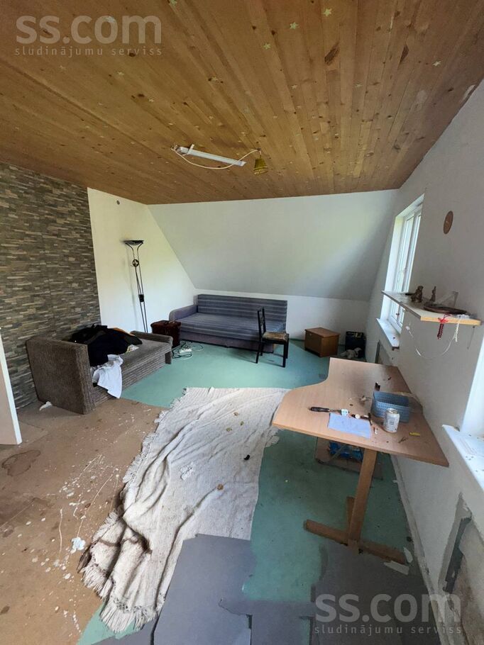 Ābeļziedi, Zūras, Ventspils un raj., Vārves pag. — maja