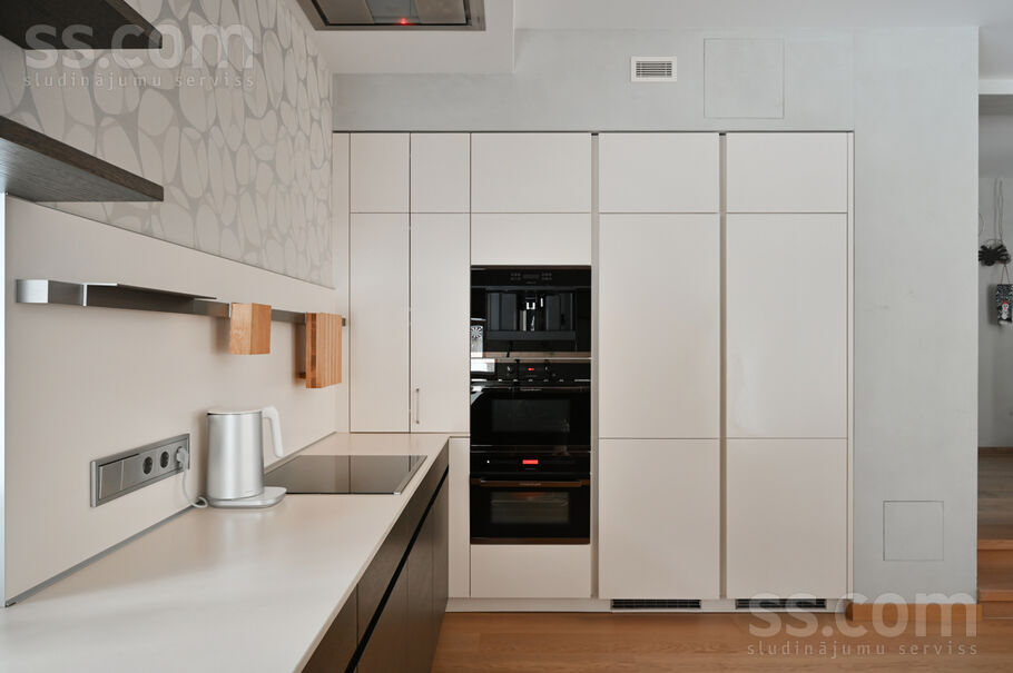 Katrinas 8, Baltezers, Rīgas rajons, Garkalnes nov. — maja