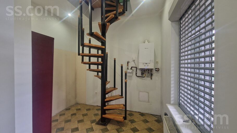 Birznieka-Upīša 15, Rīga — maja