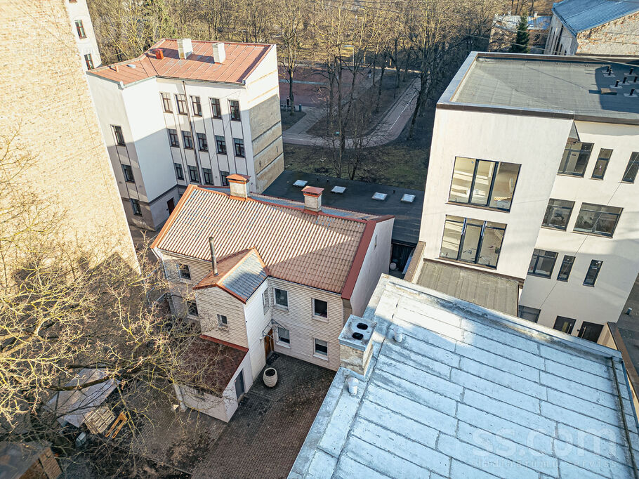 Čaka 80, Rīga — maja