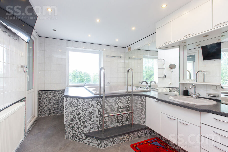 Brīvības 104, Rīga — dzivoklis