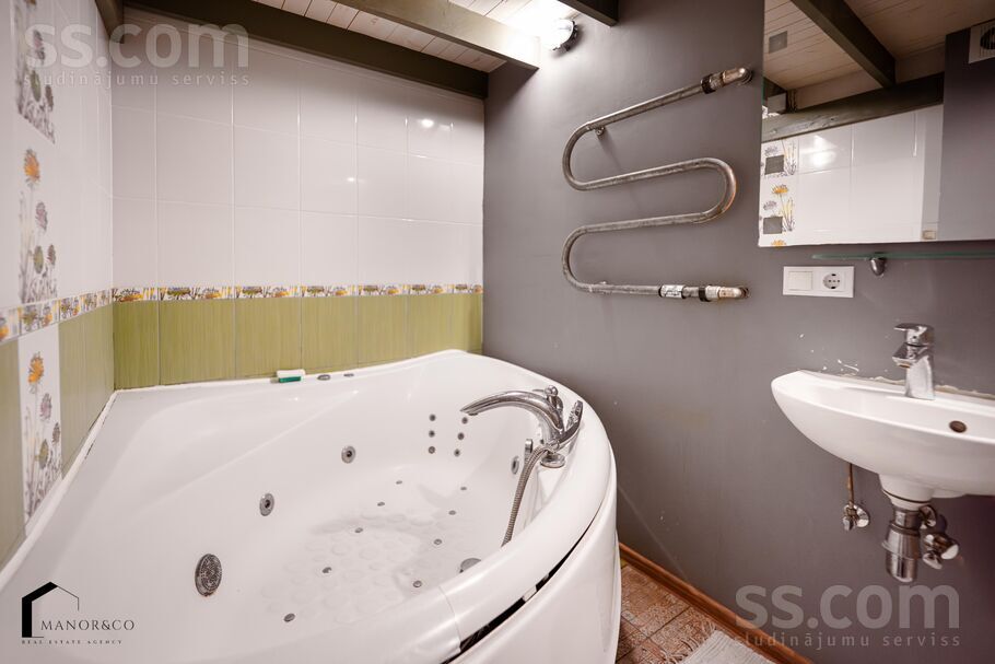 Dubultu prospekts 10, Jūrmala — dzivoklis