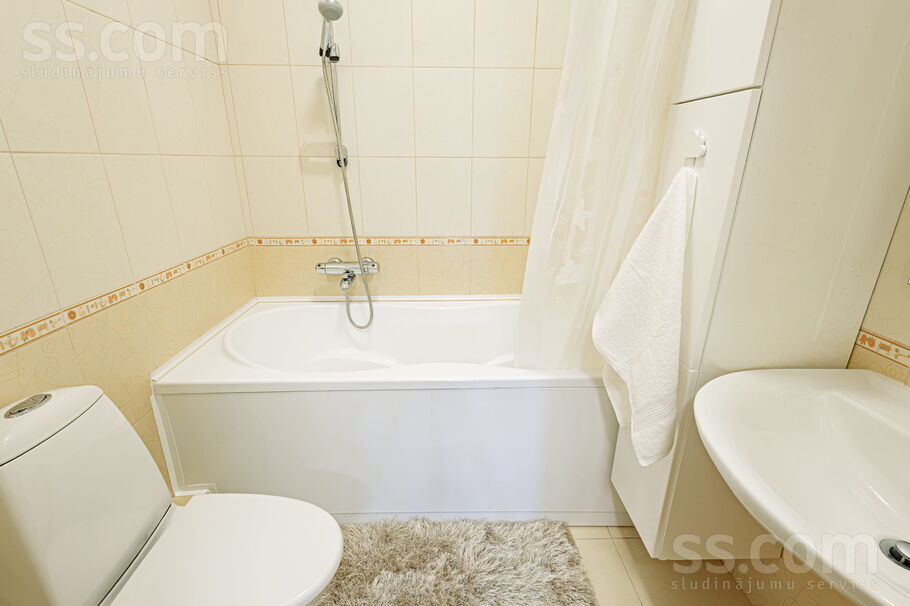 Jūrkalnes 75, Rīga — maja