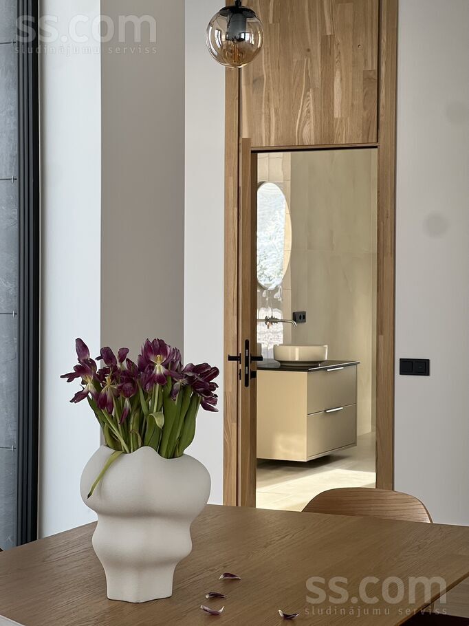 Viktorijas, Dzilnuciems, Rīgas rajons, Babītes pag. — maja