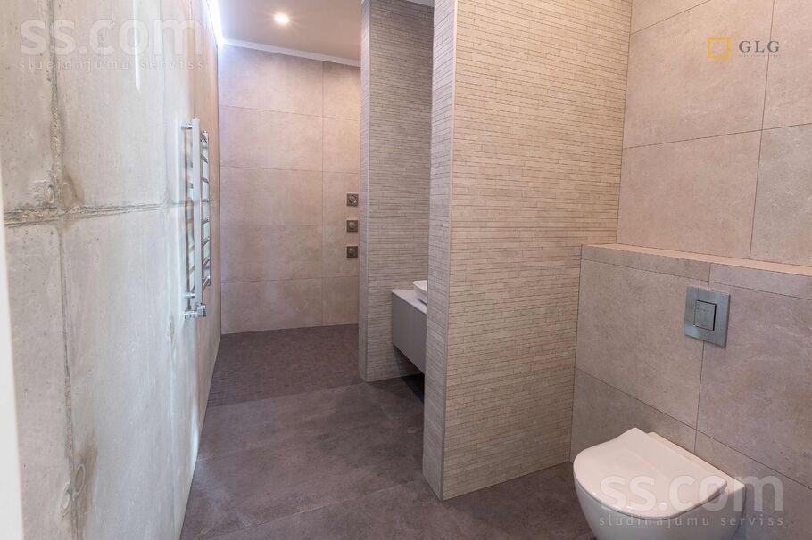 Parka Aleja, Dzilnuciems, Rīgas rajons, Babītes pag. — maja